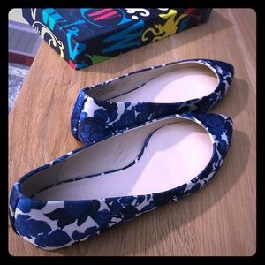 C Wonder pointed toe ballet flats bnib